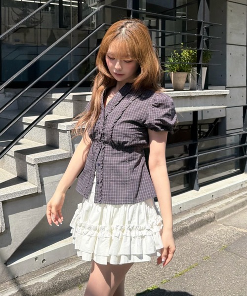 RAY CASSIN（レイカズン）の「【5色展開  無地 / ドット / チェック】スキッパーフリルシャツ（シャツ/ブラウス・レディース・ホワイト/ブルー系その他2/ホワイト系その他2/ベージュ系その他2/ブルー系その他3・FREE）」の18枚目の写真