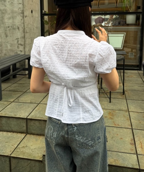 RAY CASSIN（レイカズン）の「【5色展開  無地 / ドット / チェック】スキッパーフリルシャツ（シャツ/ブラウス・レディース・ホワイト/ブルー系その他2/ホワイト系その他2/ベージュ系その他2/ブルー系その他3・FREE）」の14枚目の写真