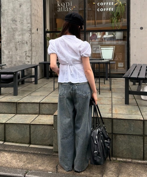 RAY CASSIN（レイカズン）の「【5色展開  無地 / ドット / チェック】スキッパーフリルシャツ（シャツ/ブラウス・レディース・ホワイト/ブルー系その他2/ホワイト系その他2/ベージュ系その他2/ブルー系その他3・FREE）」の16枚目の写真