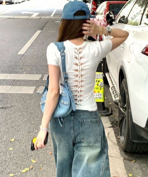 GLAMOROUS JANE(グラマラスジェーン)の「バックカットアウトデザイン半袖Tシャツ(Tシャツ/カットソー・レディース・グレー/ホワイト/ブラック・FREE)」の4枚目の写真