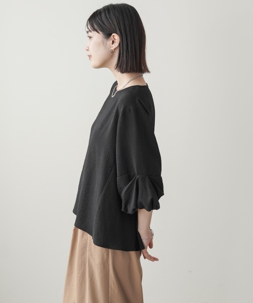 Bou Jeloud(ブージュルード)の「【接触冷感/UVカット】麻ライクタックスリーブブラウス(シャツ/ブラウス・レディース・レッド/ホワイト系その他/ブラック・38)」の5枚目の写真