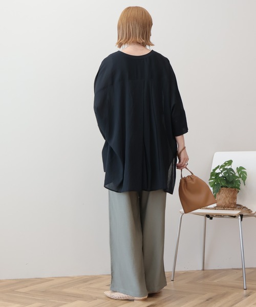 AMERICAN HOLIC（アメリカンホリック）の「【接触冷感】Vネックポンチョシャツ（シャツ/ブラウス・レディース・オフホワイト/グレイッシュベージュ/ミント/ダークネイビー・M/L）」の15枚目の写真