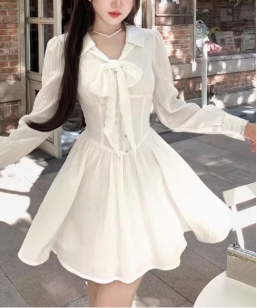 ＆soiree（アンドソワレ）の「リボンタイウエストマークシアーミニ丈ワンピース（ワンピース・レディース・ホワイト・X-LARGE/LARGE/MEDIUM/SMALL）」の2枚目の写真