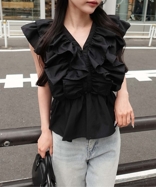 INGNI SOELA(イングソエラ)の「【INGNI SOELA】フリルペプラムノースリブラウス/WEB限定(シャツ/ブラウス・レディース・ブルー/ブラック/オフホワイト・FREE)」の10枚目の写真