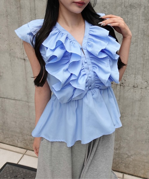 INGNI SOELA(イングソエラ)の「【INGNI SOELA】フリルペプラムノースリブラウス/WEB限定(シャツ/ブラウス・レディース・ブルー/ブラック/オフホワイト・FREE)」の17枚目の写真
