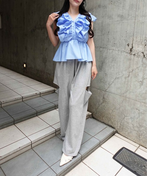 INGNI SOELA(イングソエラ)の「【INGNI SOELA】フリルペプラムノースリブラウス/WEB限定(シャツ/ブラウス・レディース・ブルー/ブラック/オフホワイト・FREE)」の18枚目の写真