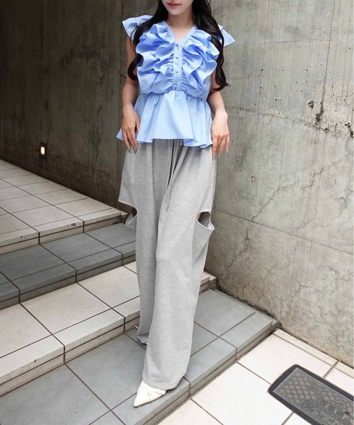 INGNI SOELA(イングソエラ)の「【INGNI SOELA】フリルペプラムノースリブラウス/WEB限定(シャツ/ブラウス・レディース・ブルー/ブラック/オフホワイト・FREE)」の20枚目の写真