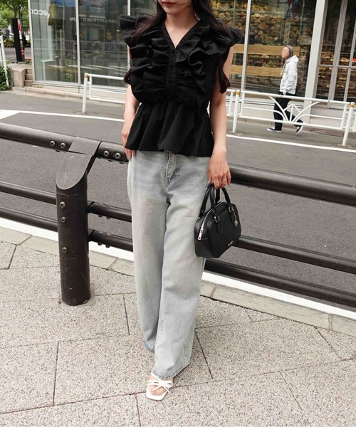 INGNI SOELA(イングソエラ)の「【INGNI SOELA】フリルペプラムノースリブラウス/WEB限定(シャツ/ブラウス・レディース・ブルー/ブラック/オフホワイト・FREE)」の14枚目の写真