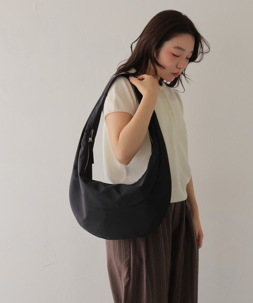 cheriella(シェリエラ)の「【cheriella】ワンショルダーホーボーバッグ ONE-SHOULDER HOBO BAG(ショルダーバッグ・レディース・ブラック/アイボリー/ブラウン・FREE)」の11枚目の写真