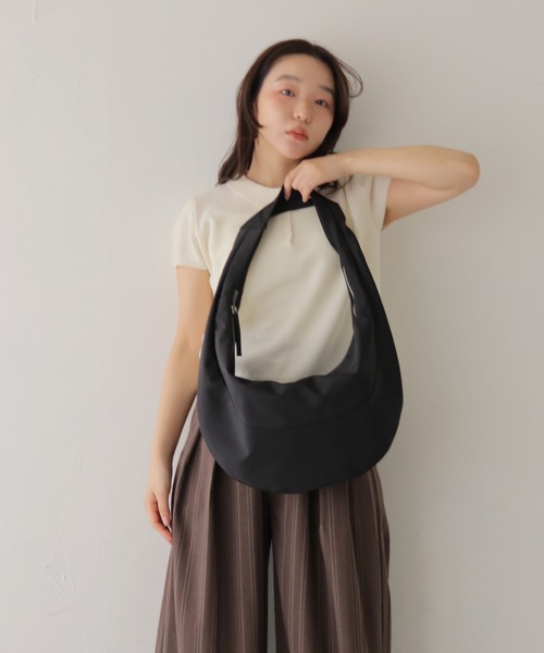 cheriella(シェリエラ)の「【cheriella】ワンショルダーホーボーバッグ ONE-SHOULDER HOBO BAG(ショルダーバッグ・レディース・ブラック/アイボリー/ブラウン・FREE)」の16枚目の写真