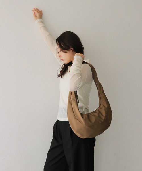 cheriella(シェリエラ)の「【cheriella】ワンショルダーホーボーバッグ ONE-SHOULDER HOBO BAG(ショルダーバッグ・レディース・ブラック/アイボリー/ブラウン・FREE)」の21枚目の写真