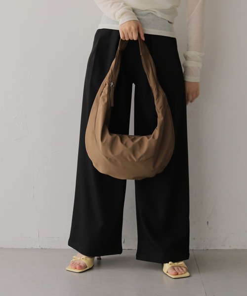 cheriella(シェリエラ)の「【cheriella】ワンショルダーホーボーバッグ ONE-SHOULDER HOBO BAG(ショルダーバッグ・レディース・ブラック/アイボリー/ブラウン・FREE)」の18枚目の写真