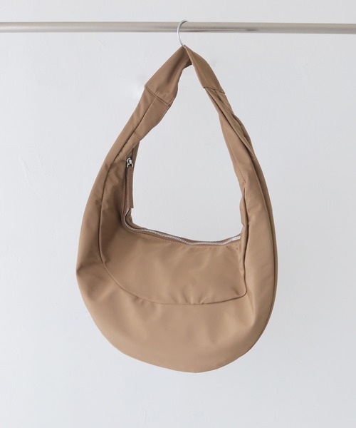 cheriella(シェリエラ)の「【cheriella】ワンショルダーホーボーバッグ ONE-SHOULDER HOBO BAG(ショルダーバッグ・レディース・ブラック/アイボリー/ブラウン・FREE)」の5枚目の写真