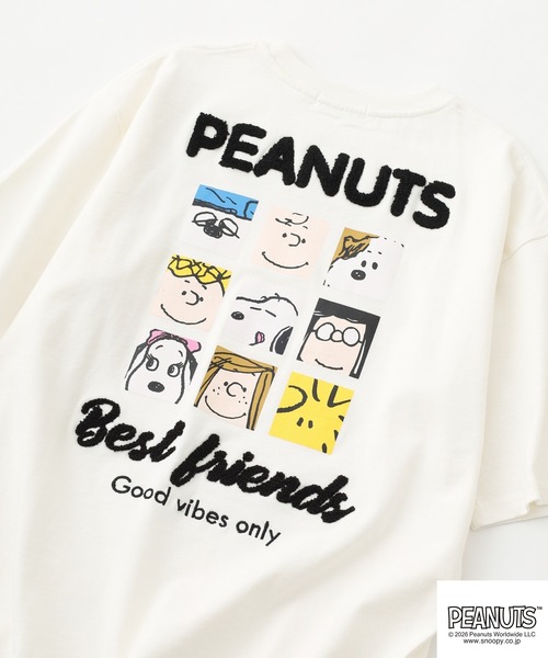 PEANUTS(ピーナッツ)の「PEANUTS フレンズ柄サガラ刺繍ヘビーウェイトドロップショルダーT 半袖(Tシャツ/カットソー・メンズ・ネイビー/グレイッシュベージュ/オフホワイト・M/L/LL)」の1枚目の写真