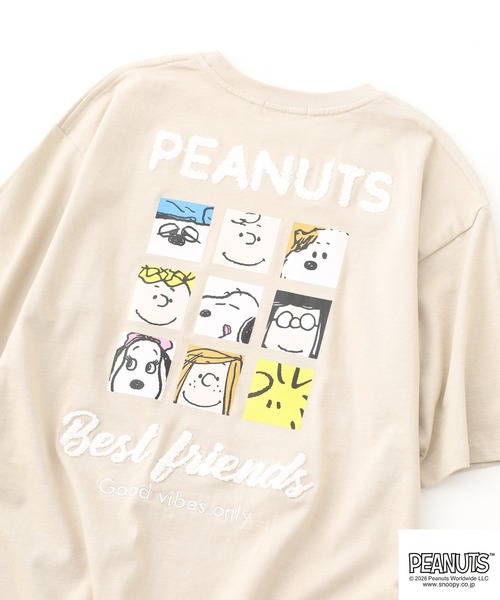 PEANUTS(ピーナッツ)の「PEANUTS フレンズ柄サガラ刺繍ヘビーウェイトドロップショルダーT 半袖(Tシャツ/カットソー・メンズ・ネイビー/グレイッシュベージュ/オフホワイト・M/L/LL)」の2枚目の写真