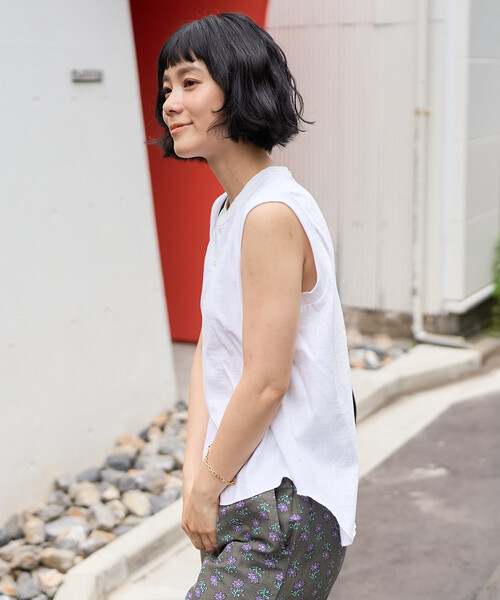 FREAK'S STORE(フリークスストア)の「Americana/アメリカーナ クロップド ノースリーブ ヘンリーネックトップス(Tシャツ/カットソー・レディース・グレー/ホワイト/ピンク・フリ-)」の10枚目の写真