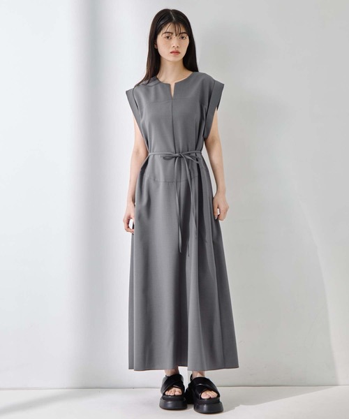 STUDIOUS（ステュディオス）の「【STUDIOUS/ステュディオス】Back Tucked Dress/バックタックドレス（ワンピース・レディース・ブラウン/ライトブルー/グレー・1/2）」の4枚目の写真