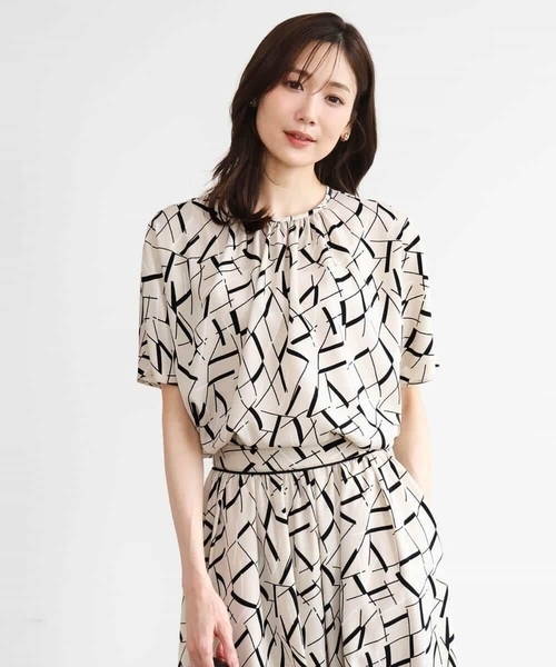 MK MICHEL KLEIN（エムケーミッシェルクラン）の「[接触冷感/洗える]アートプリントブラウス（シャツ/ブラウス・レディース・ブラウン/ベージュ・38）」の11枚目の写真