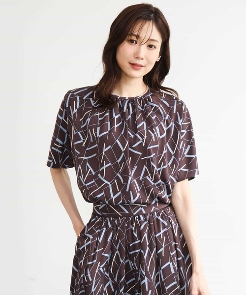 MK MICHEL KLEIN（エムケーミッシェルクラン）の「[接触冷感/洗える]アートプリントブラウス（シャツ/ブラウス・レディース・ブラウン/ベージュ・38）」の16枚目の写真