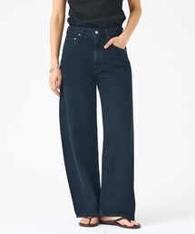 AGOLDE（エーゴールドイー）の「【AGOLDE/エーゴールドイー】Low Curve Crop Jean (Weightless) In Crushed クロップド カーブデニム（デニムパンツ）」