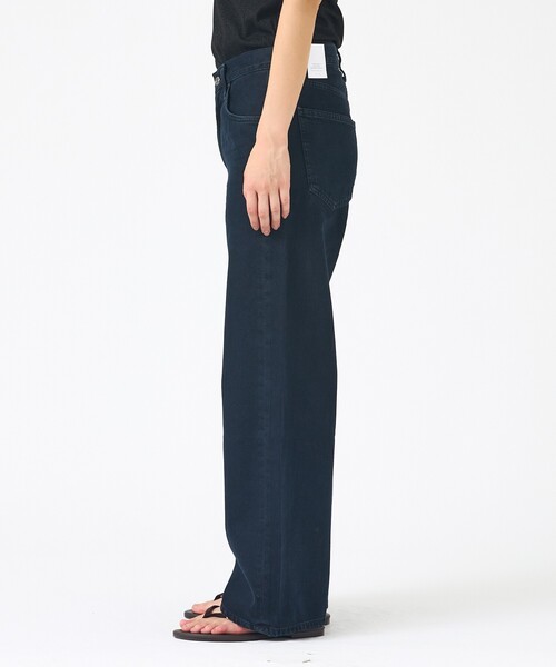 AGOLDE(エーゴールドイー)の「【AGOLDE/エーゴールドイー】Low Curve Crop Jean (Weightless) In Crushed クロップド カーブデニム(デニムパンツ・レディース・ブラック・24/25/26)」の9枚目の写真