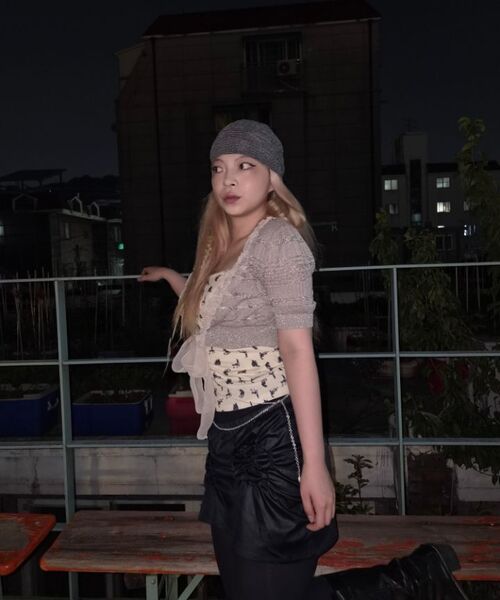 SINOON（シヌーン）の「[エンミクス LILLI 着用] Flower Scrunch Skirt (Navy)（スカート・レディース・ネイビー・FREE）」の6枚目の写真