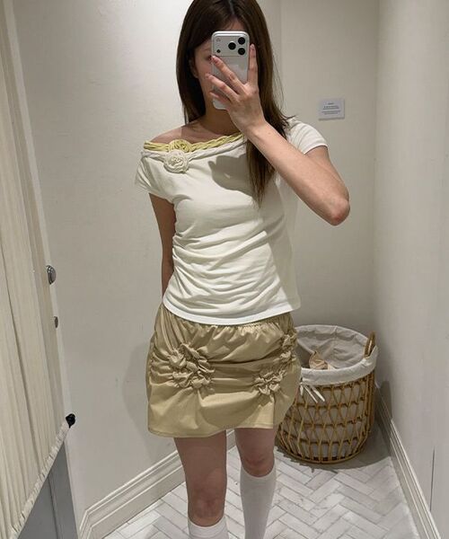 SINOON（シヌーン）の「[エンミクス LILLI 着用] Flower Scrunch Skirt (Navy)（スカート・レディース・ネイビー・FREE）」の8枚目の写真