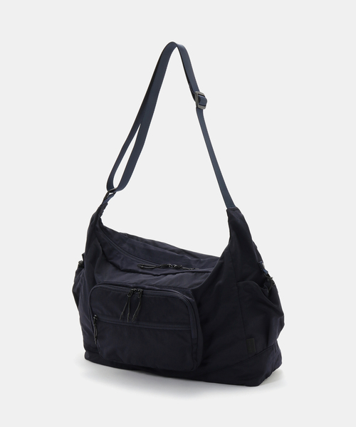 B.C STOCK(ベーセーストック)の「FELLOWWW / フェロー NY SHOULDER BAG(ショルダーバッグ・メンズ・ブラック/ブラウン/ネイビー・FREE)」の3枚目の写真