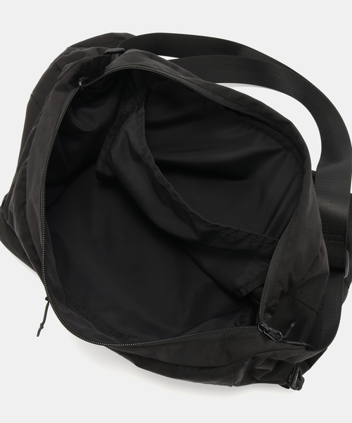 B.C STOCK(ベーセーストック)の「FELLOWWW / フェロー NY SHOULDER BAG(ショルダーバッグ・メンズ・ブラック/ブラウン/ネイビー・FREE)」の7枚目の写真