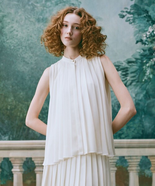LOULOU WILLOUGHBY（ルルウィルビー）の「【LOULOU WILLOUGHBY】プリーツスリットブラウス（シャツ/ブラウス・レディース・アイボリー/ブラック/ピンク・2）」の2枚目の写真