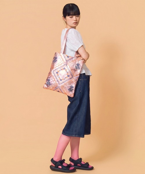 Casselini(キャセリーニ)の「Casselini(キャセリーニ)メタリック刺繍トート(トートバッグ・レディース・シャンパン/ピンク/ブルー/シルバー・FREE)」の5枚目の写真