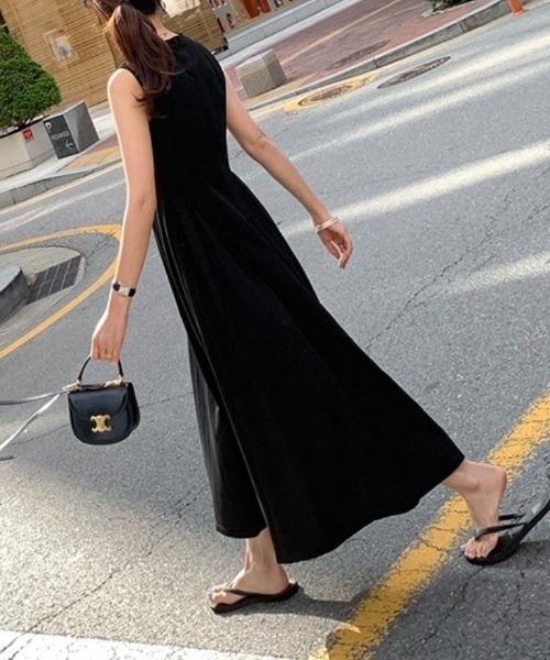 YUGA（ユーガ）の「YUGA_YGMC　　Korean-style　Sleeveless cut-and-sew dress（ワンピース・レディース・ブラック/カーキ/オフホワイト・FREE）」の11枚目の写真