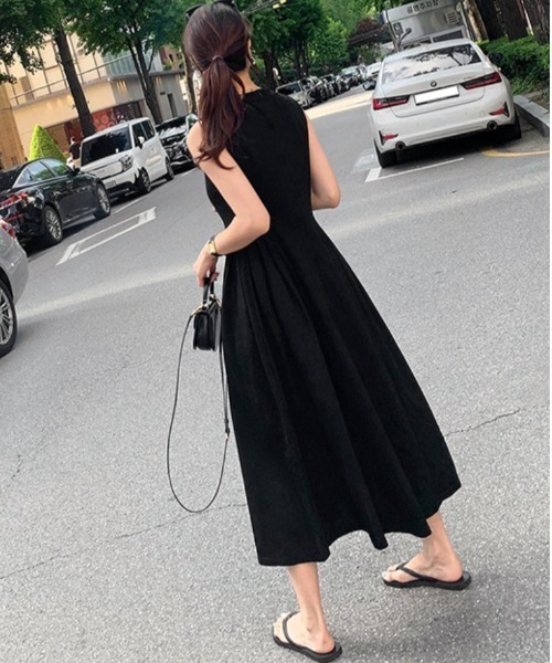 YUGA（ユーガ）の「YUGA_YGMC　　Korean-style　Sleeveless cut-and-sew dress（ワンピース・レディース・ブラック/カーキ/オフホワイト・FREE）」の13枚目の写真