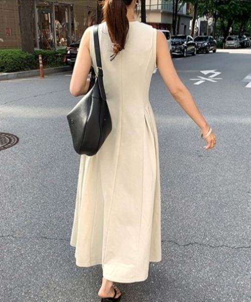YUGA（ユーガ）の「YUGA_YGMC　　Korean-style　Sleeveless cut-and-sew dress（ワンピース・レディース・ブラック/カーキ/オフホワイト・FREE）」の21枚目の写真