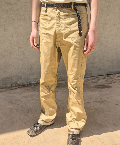EULER(ユーラ)の「3Dレイヤードヘムパンツ(デザートベージュ)(その他パンツ・メンズ・ベージュ・LARGE/MEDIUM)」の1枚目の写真