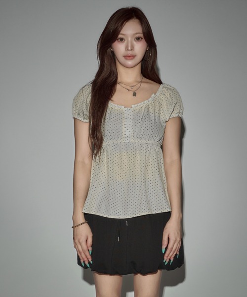 CeLess(セレス)の「Puff Sleeve Dot Peplum / パフスリーブ ドット柄ペプラム(シャツ/ブラウス・レディース・ホワイト/ブラック・FREE)」の3枚目の写真