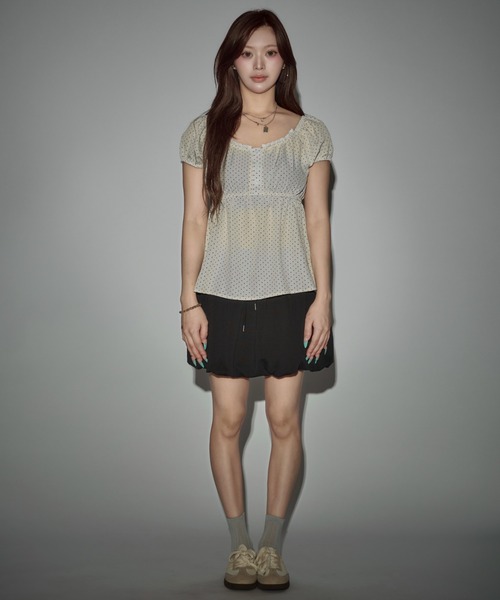 CeLess(セレス)の「Puff Sleeve Dot Peplum / パフスリーブ ドット柄ペプラム(シャツ/ブラウス・レディース・ホワイト/ブラック・FREE)」の6枚目の写真