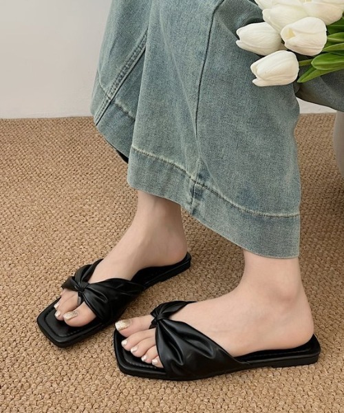 mebole(メボレ)の「フラットリボンサンダル(サンダル・レディース・ブラック/ホワイト/シルバー・SMALL/MEDIUM/LARGE)」の3枚目の写真