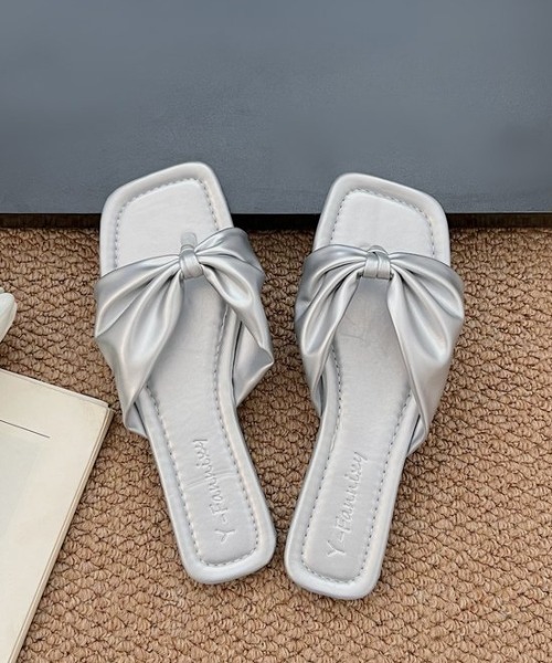 mebole(メボレ)の「フラットリボンサンダル(サンダル・レディース・ブラック/ホワイト/シルバー・SMALL/MEDIUM/LARGE)」の11枚目の写真