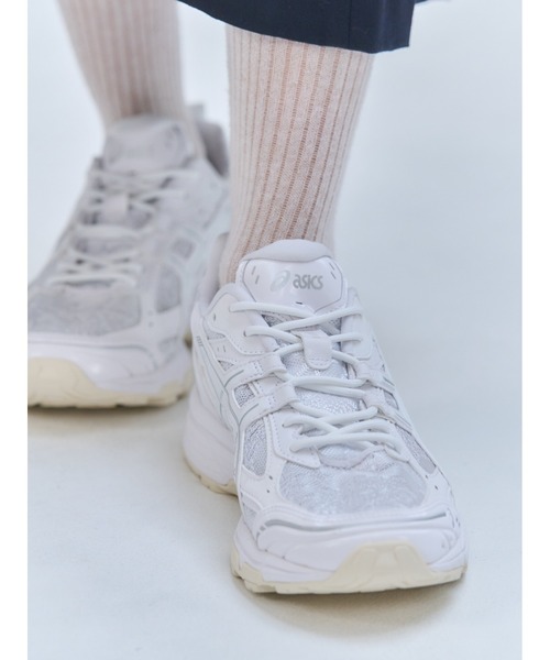 ASICS(アシックス)の「GEL-NUNOBIKI / ゲルヌノビキ(スニーカー・レディース・ホワイト×シルバー・22.5/24/26/24.5/28/25.5/27/27.5/25/26.5/23/23.5)」の11枚目の写真