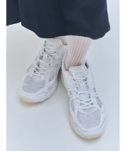 ASICS(アシックス)の「GEL-NUNOBIKI / ゲルヌノビキ(スニーカー・レディース・ホワイト×シルバー・22.5/24/26/24.5/28/25.5/27/27.5/25/26.5/23/23.5)」の12枚目の写真