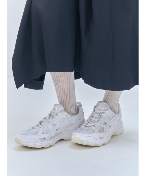 ASICS(アシックス)の「GEL-NUNOBIKI / ゲルヌノビキ(スニーカー・レディース・ホワイト×シルバー・22.5/24/26/24.5/28/25.5/27/27.5/25/26.5/23/23.5)」の19枚目の写真