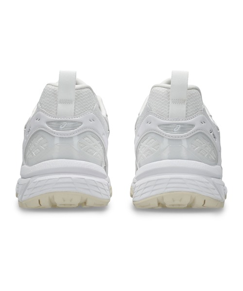 ASICS(アシックス)の「GEL-NUNOBIKI / ゲルヌノビキ(スニーカー・レディース・ホワイト×シルバー・22.5/24/26/24.5/28/25.5/27/27.5/25/26.5/23/23.5)」の5枚目の写真