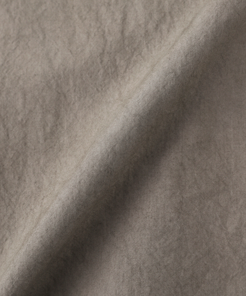 Ets.MATERIAUX(マテリオ)の「ETS.MATERIAUX(マテリオ) Sulfur Dyed スタンドシャツ(シャツ/ブラウス・メンズ・サックスブルー/カーキ/ホワイト・3/2)」の7枚目の写真