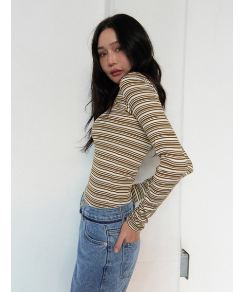 MORVE13(モルブ13)の「デュアルストライプTシャツ(オリーブカーキ)(Tシャツ/カットソー・レディース・オリーブ/パープル/ブラック・FREE)」の4枚目の写真