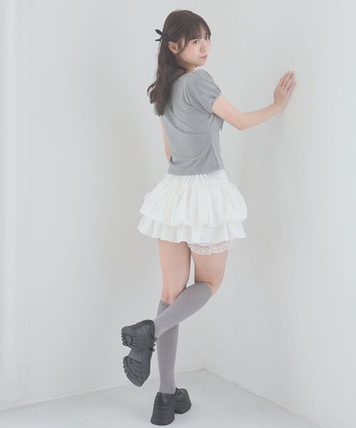 MAJESTIC LEGON(マジェスティックレゴン)の「裾レースバルーンミニスカパン(スカート・レディース・ホワイト系その他2/ブラック/アイボリー・MEDIUM)」の7枚目の写真