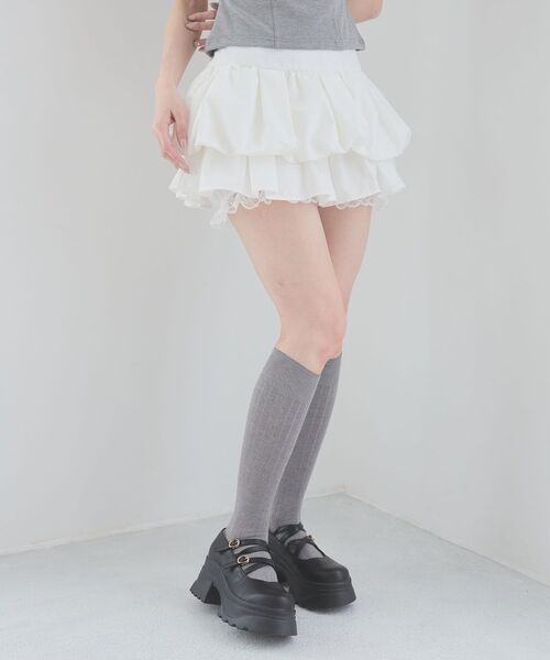 MAJESTIC LEGON(マジェスティックレゴン)の「裾レースバルーンミニスカパン(スカート・レディース・ホワイト系その他2/ブラック/アイボリー・MEDIUM)」の9枚目の写真