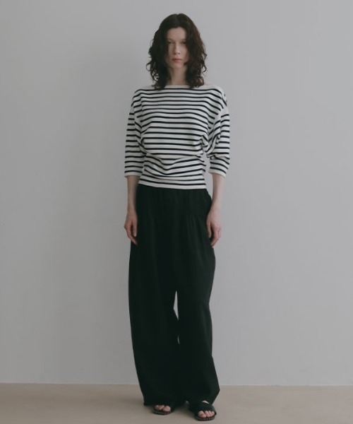 ETRE TOKYO(エトレトウキョウ)の「ボートネックニットプルオーバー(Tシャツ/カットソー・レディース・ネイビー/ブラック/レッド・FREE)」の8枚目の写真