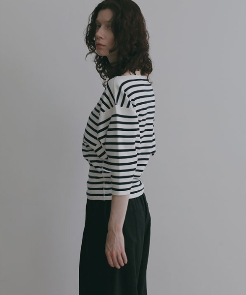 ETRE TOKYO(エトレトウキョウ)の「ボートネックニットプルオーバー(Tシャツ/カットソー・レディース・ネイビー/ブラック/レッド・FREE)」の10枚目の写真