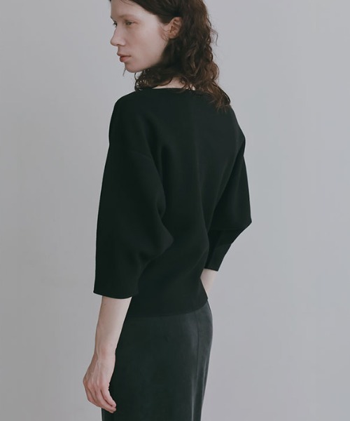 ETRE TOKYO(エトレトウキョウ)の「ボートネックニットプルオーバー(Tシャツ/カットソー・レディース・ネイビー/ブラック/レッド・FREE)」の15枚目の写真